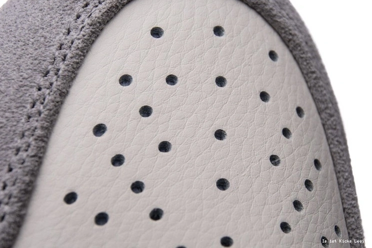 AH7389-101  (W) Retro 1  Jordan Ivory High air Pale 0902